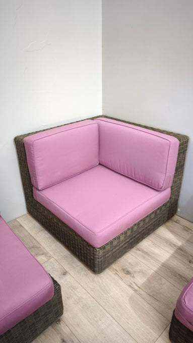 92365 Divano modulare Ethimo Cube con tavolo e pouf