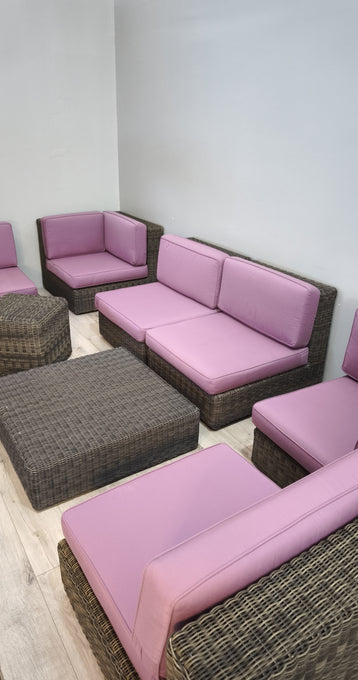 92365 Divano modulare Ethimo Cube con tavolo e pouf