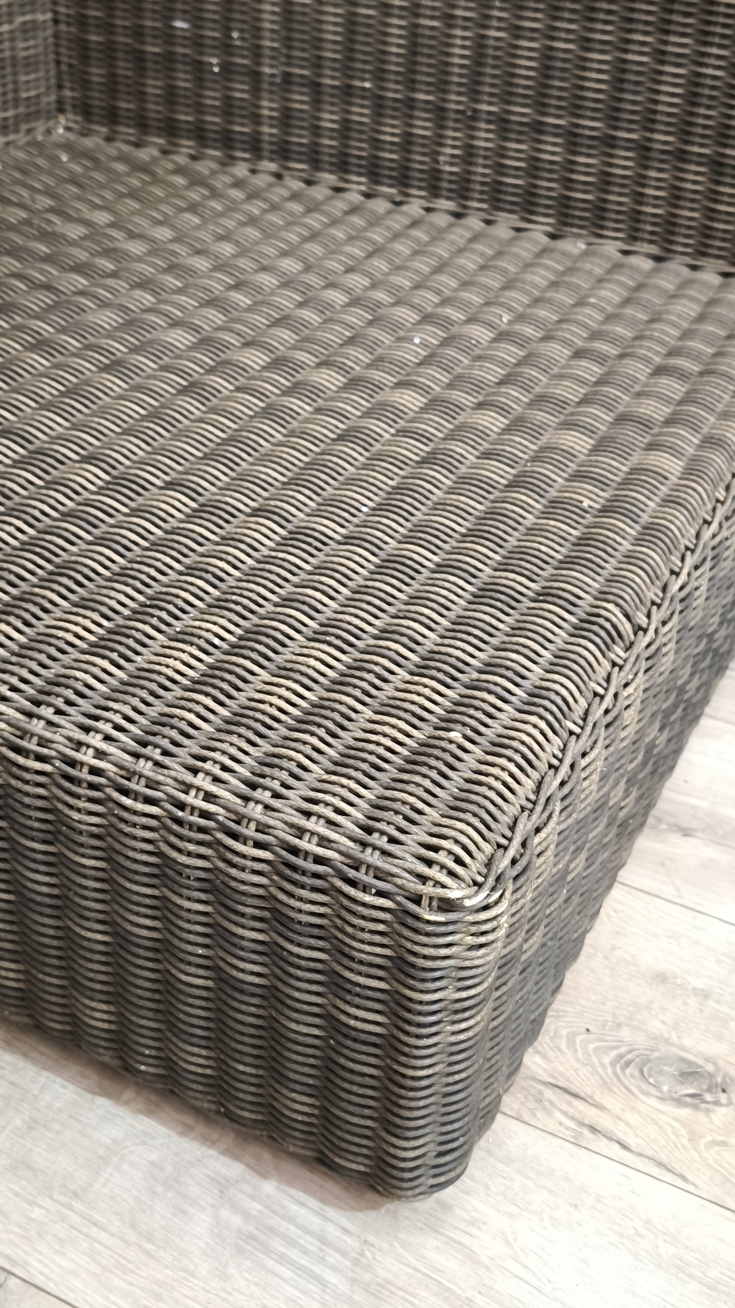 92365 Divano modulare Ethimo Cube con tavolo e pouf
