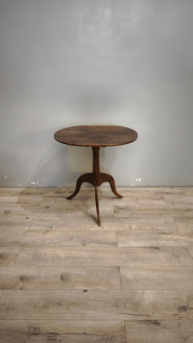 92368 Tavolo da salotto in legno con piano ovale