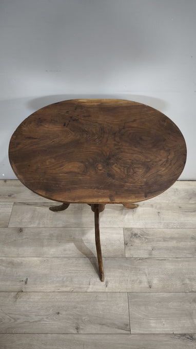 92368 Tavolo da salotto in legno con piano ovale
