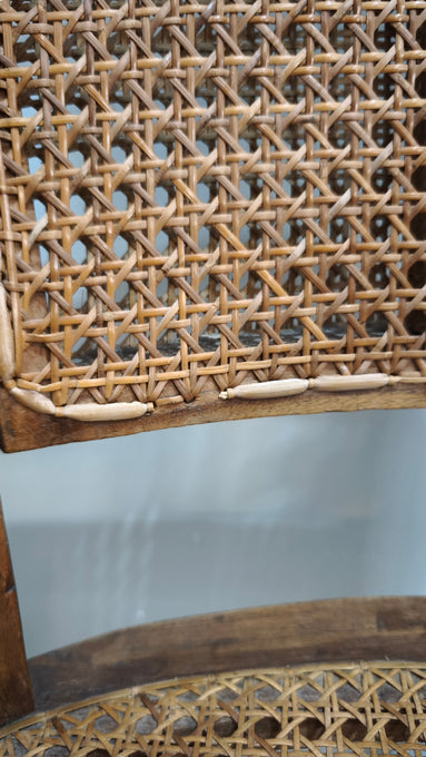 92367-2 Poltroncina a pozzetto con struttura in legno e seduta in paglia di Vienna