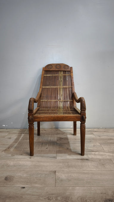 92366 Poltrona etnica con struttura in legno e seduta in bambù