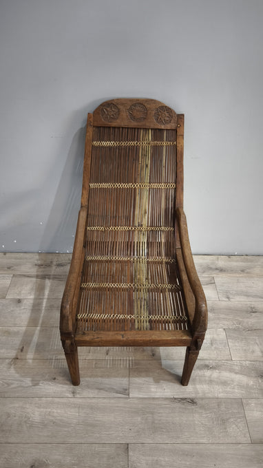 92366 Poltrona etnica con struttura in legno e seduta in bambù