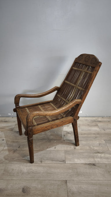 92366 Poltrona etnica con struttura in legno e seduta in bambù