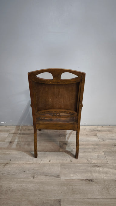 92373 Poltrona etnica con struttura in legno e schienale in paglia