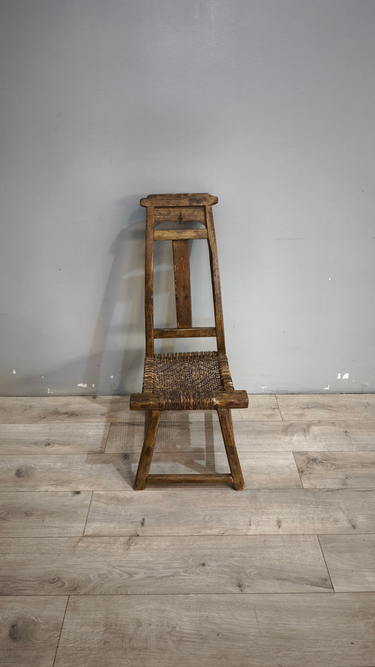 92370 Coppia di antiche sedie basse rustiche marchiate "Chen Kaizong" (Stile Wabi-Sabi)