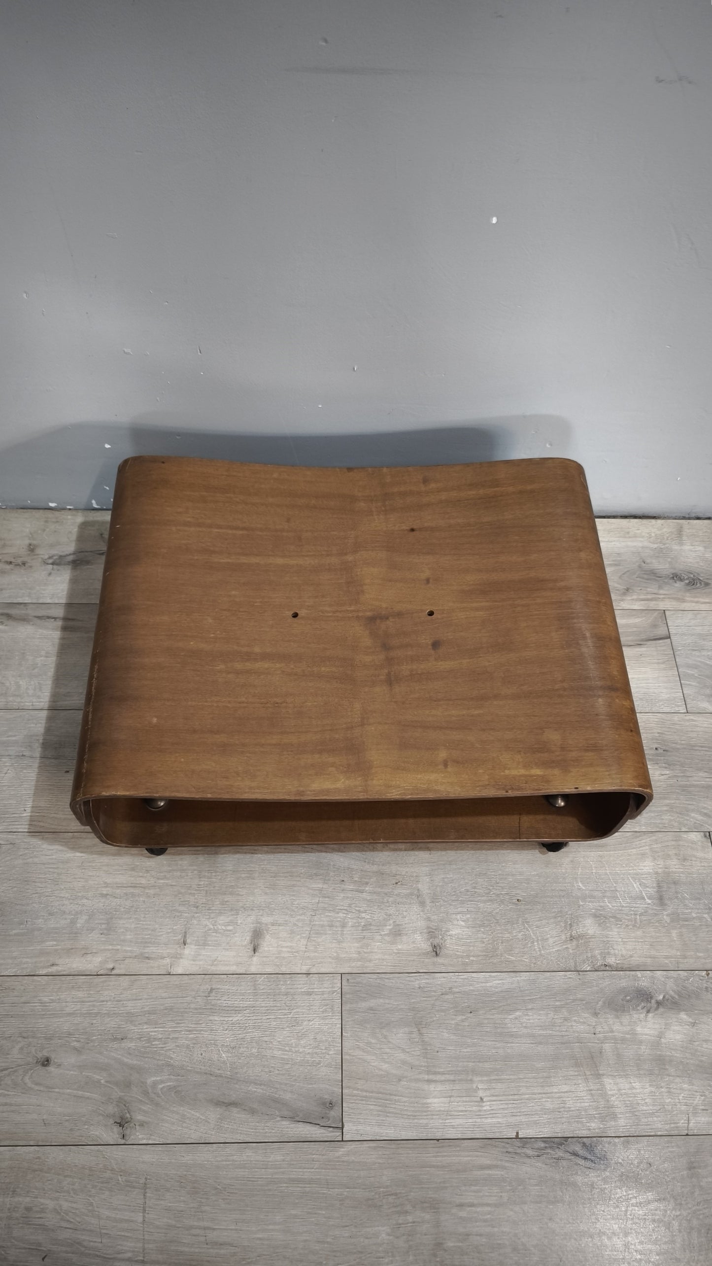 92375 Tavolinetto stile nordico con ruote