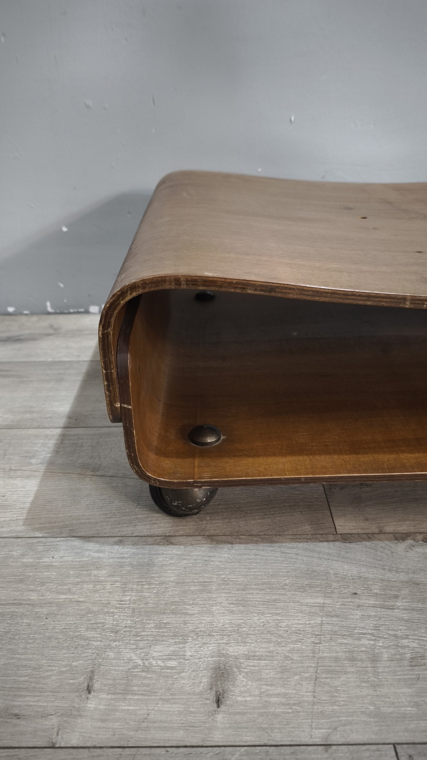 92375 Tavolinetto stile nordico con ruote