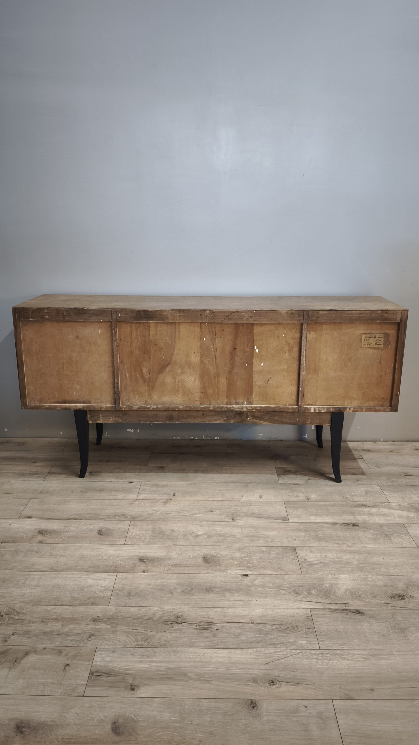 92380 Credenza quattro sportelli dipinta con piano in legno