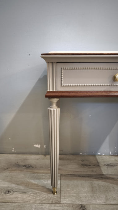 92377 Coppia di comodini in legno dipinti grigi con piano in marmo
