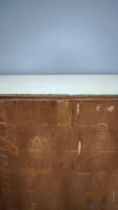 92381 Highboard in legno con sportelli dipinti e pomelli in vetro