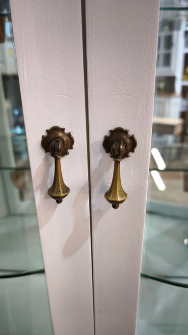 92379 Vetrina in legno dipinta bianca con ripiani in vetro