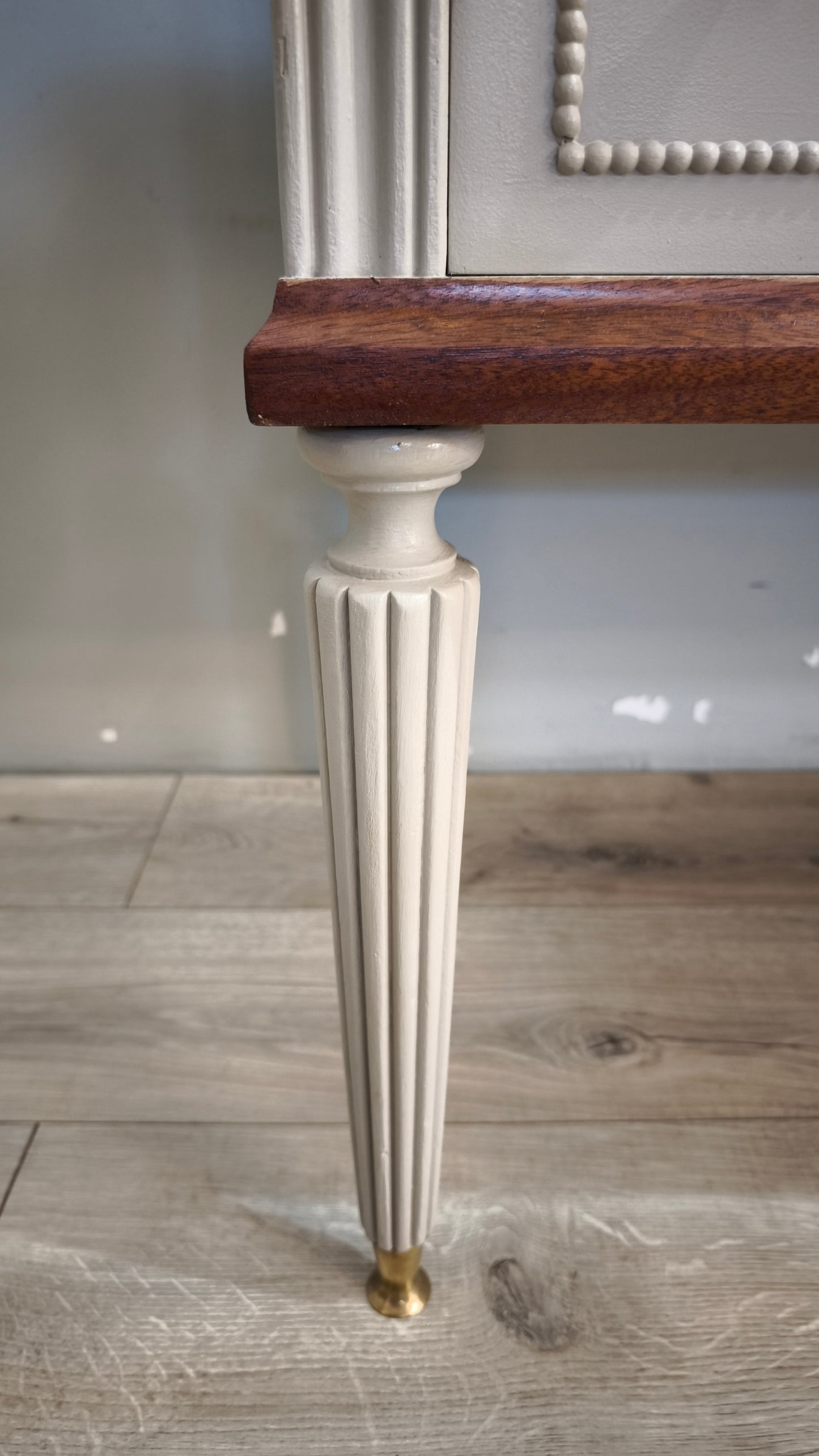 92378 Mobile comò in legno dipinto grigio con piano in marmo