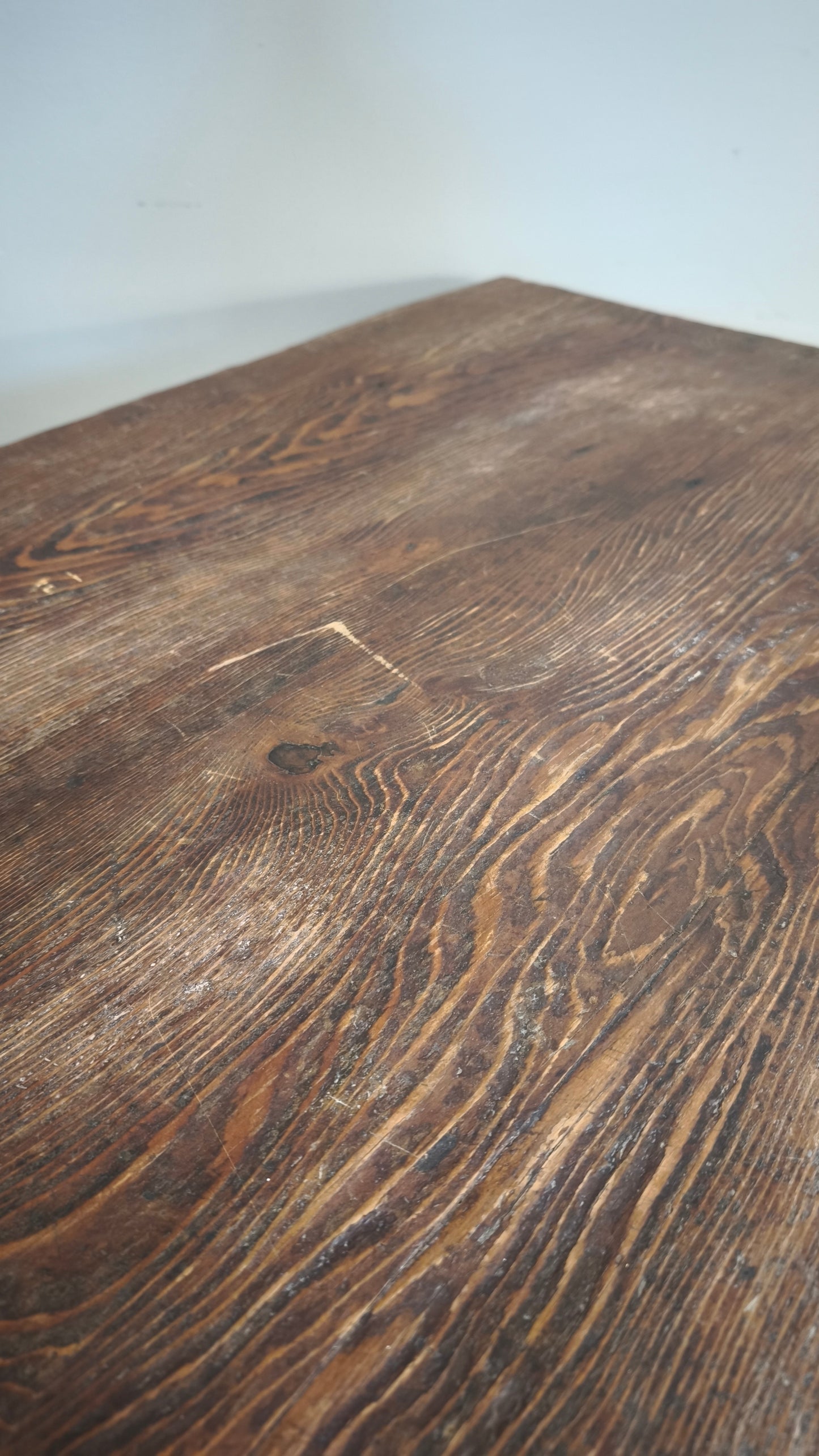 92419 Tavolo rustico in legno con cassetto frontale