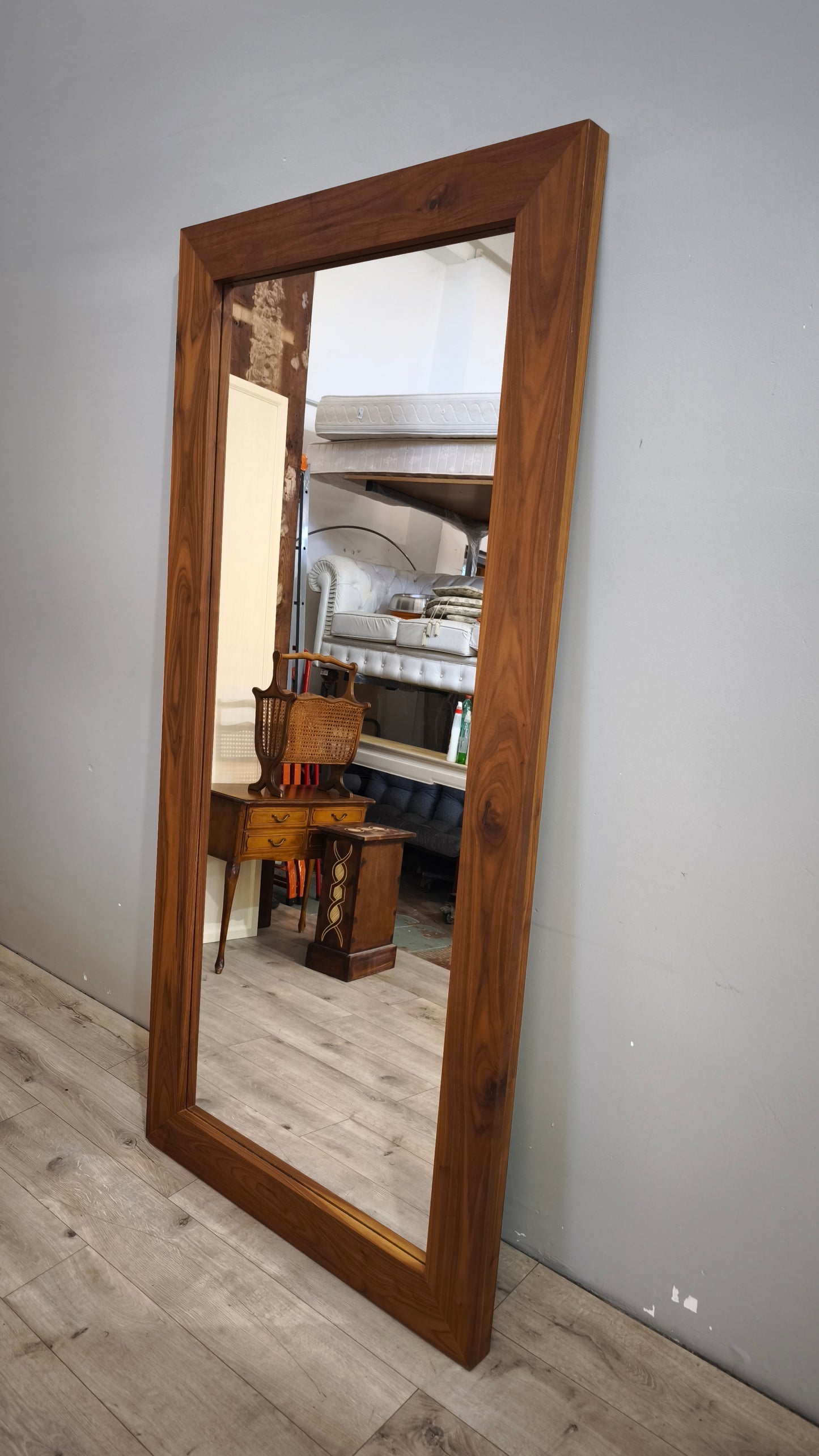92479 Grande specchio con cornice in legno etnico