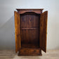 92489 Armadio due ante in legno con cassetto