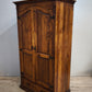 92489 Armadio due ante in legno con cassetto