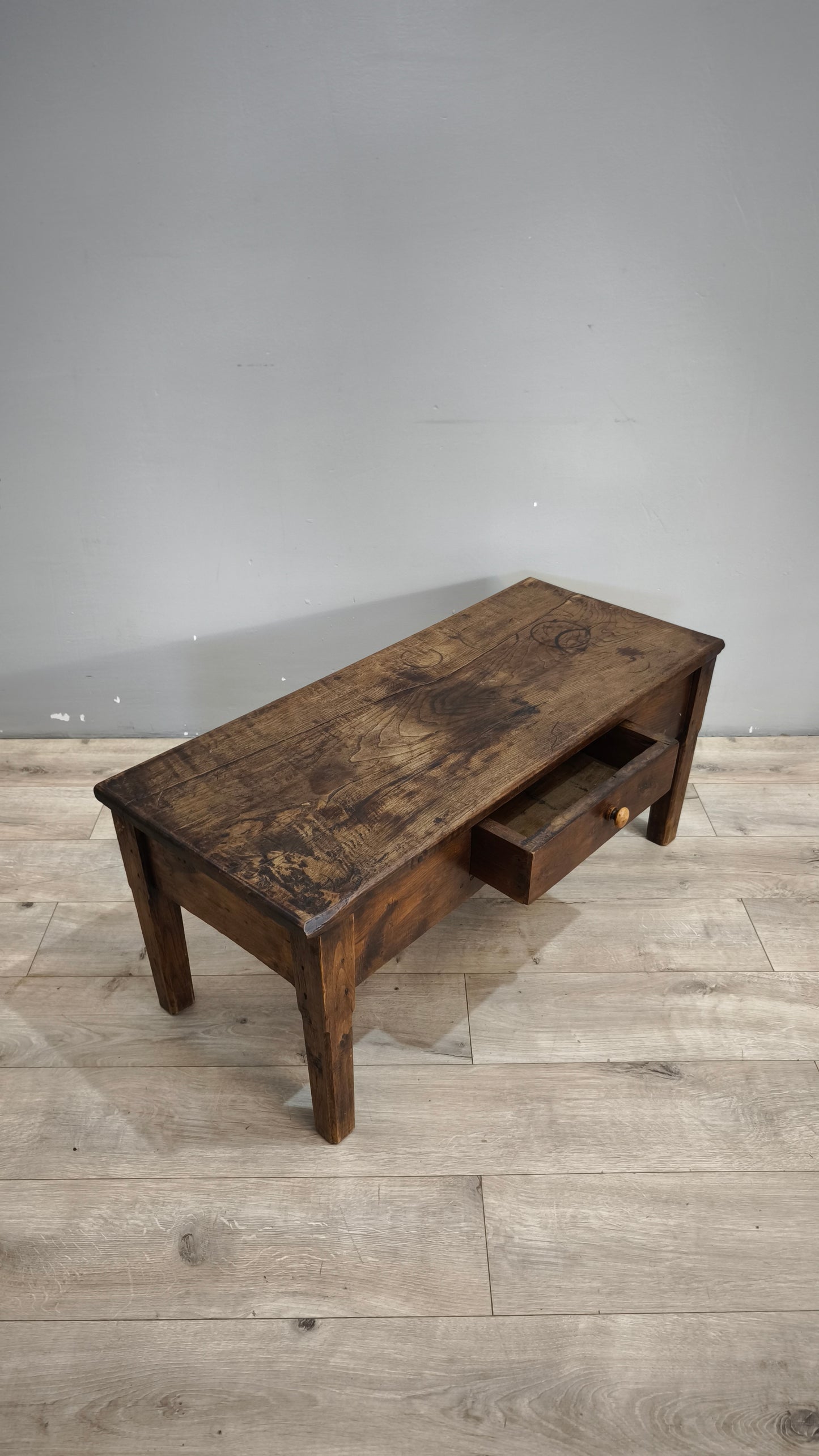 92478 Tavolino da salotto rustico in legno massello