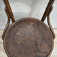 92481 Set n 4 sedie stile Thonet in legno di faggio incurvato con decorazioni in rilievo