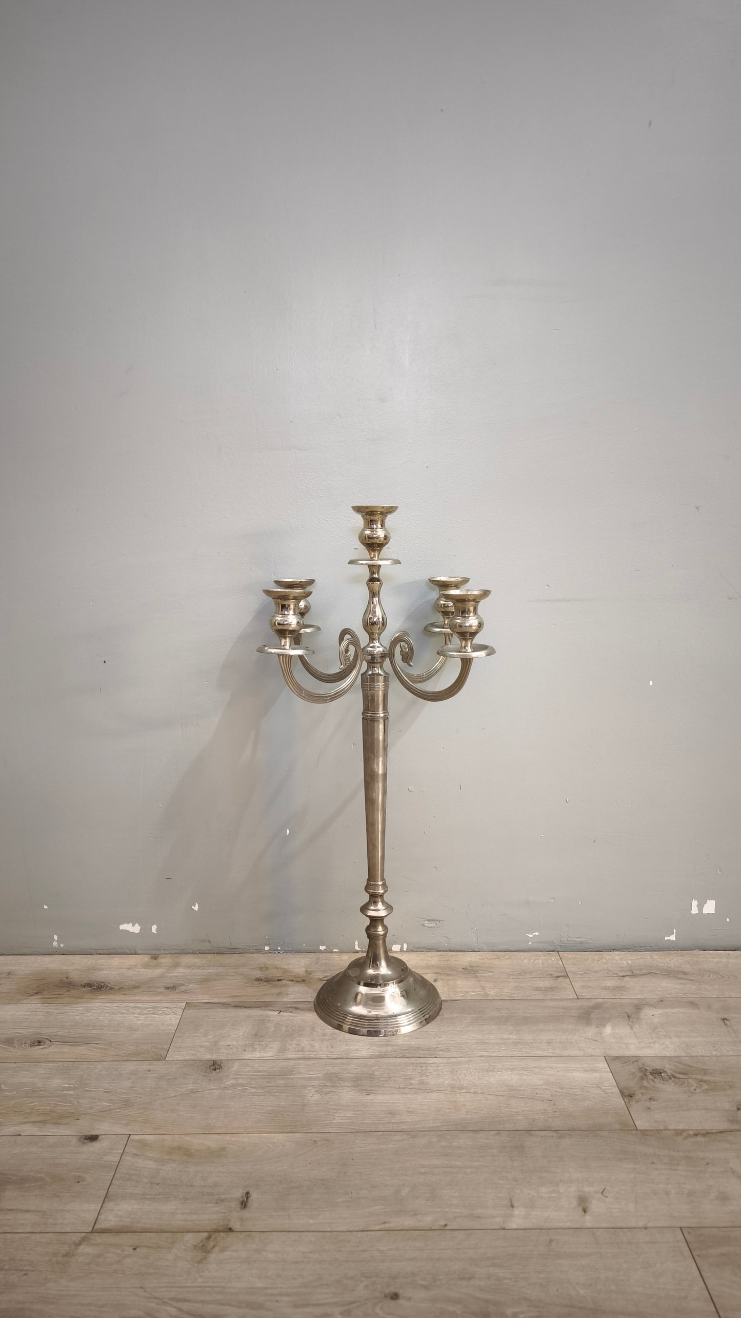 92482 Grande candelabro in metallo con cinque punti luce