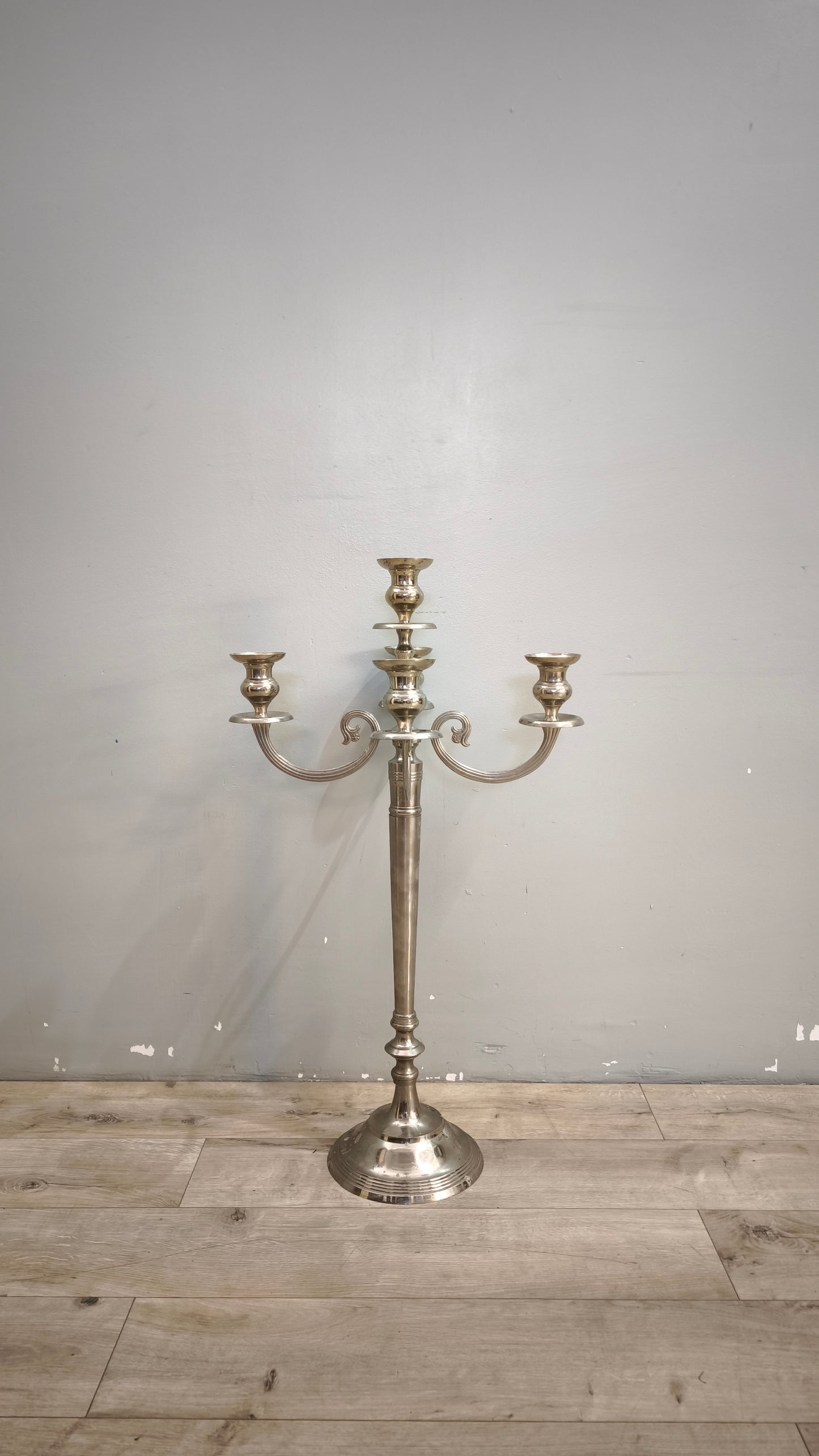 92482 Grande candelabro in metallo con cinque punti luce