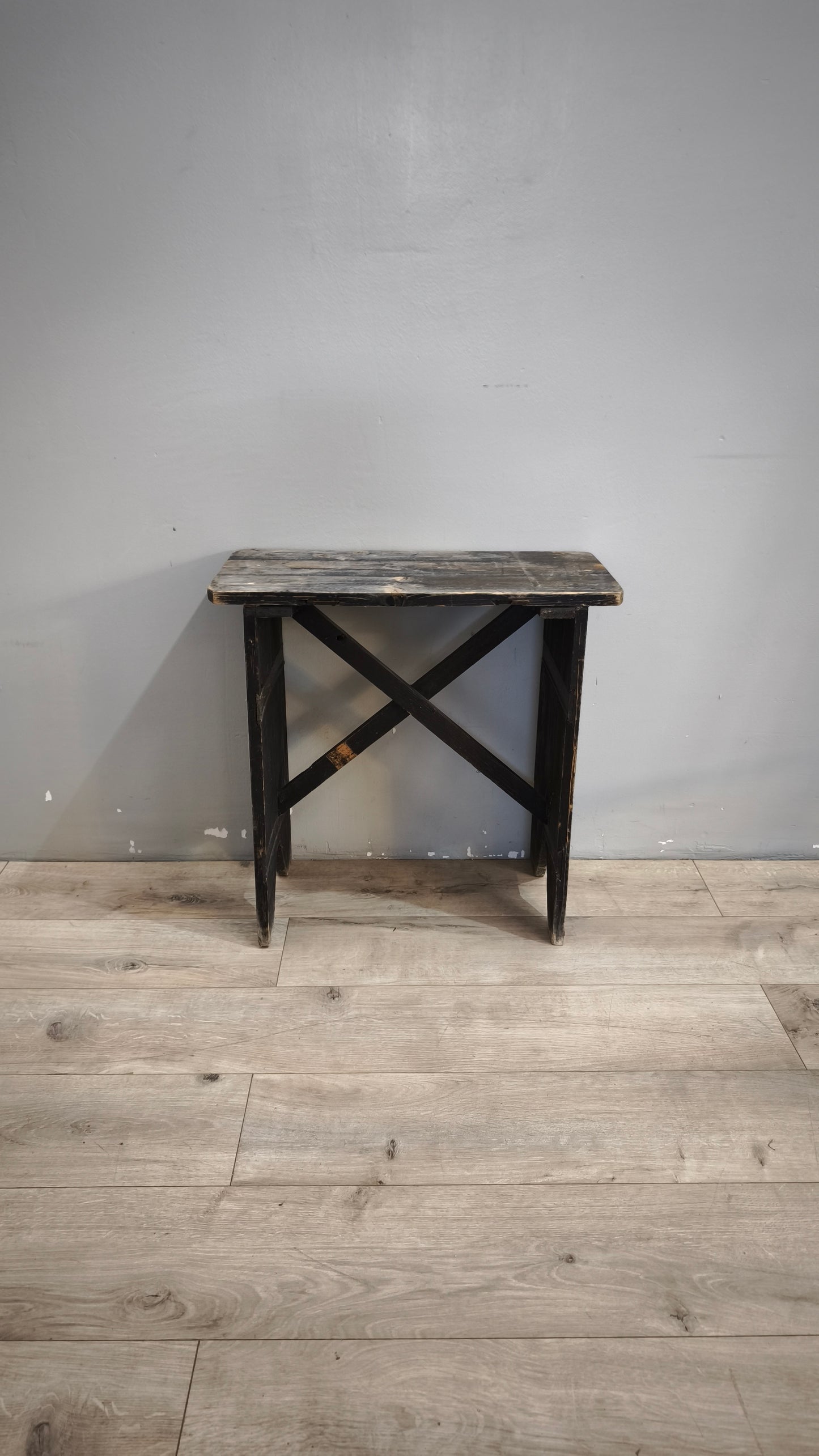 230 Panchetta in legno scuro