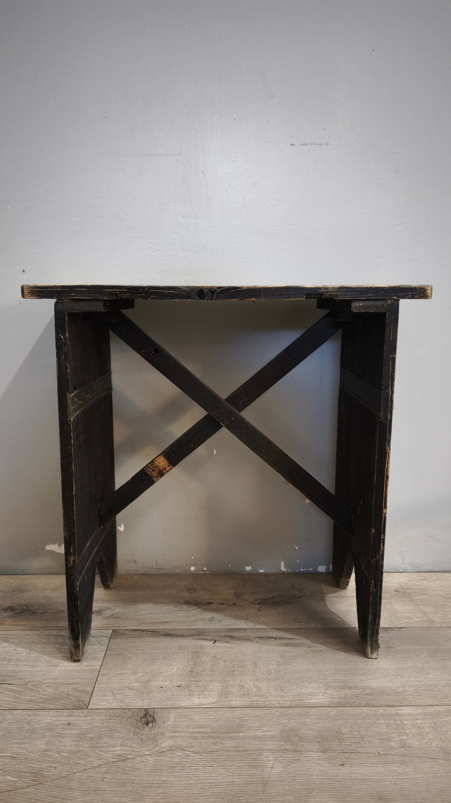 230 Panchetta in legno scuro