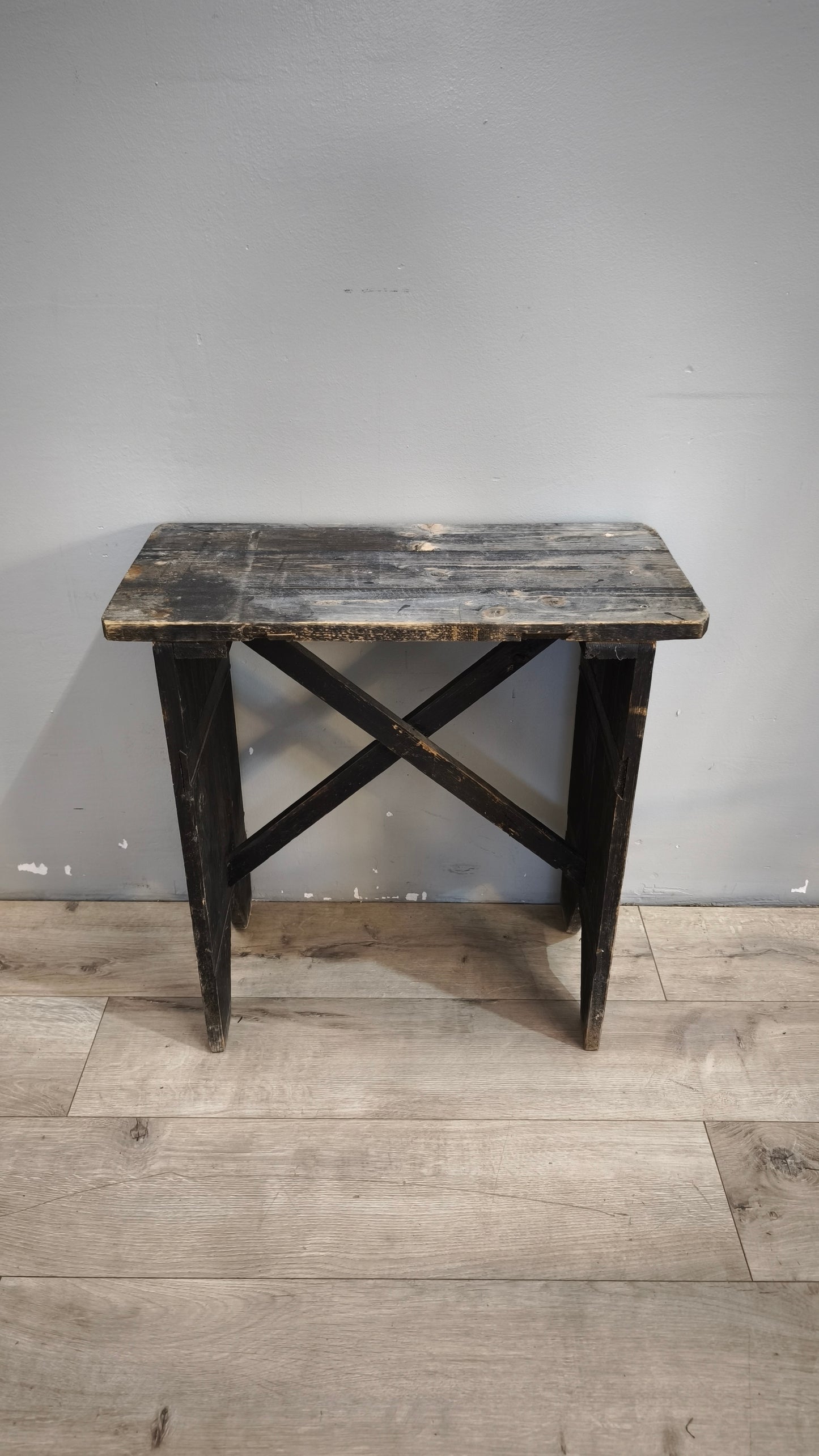 230 Panchetta in legno scuro