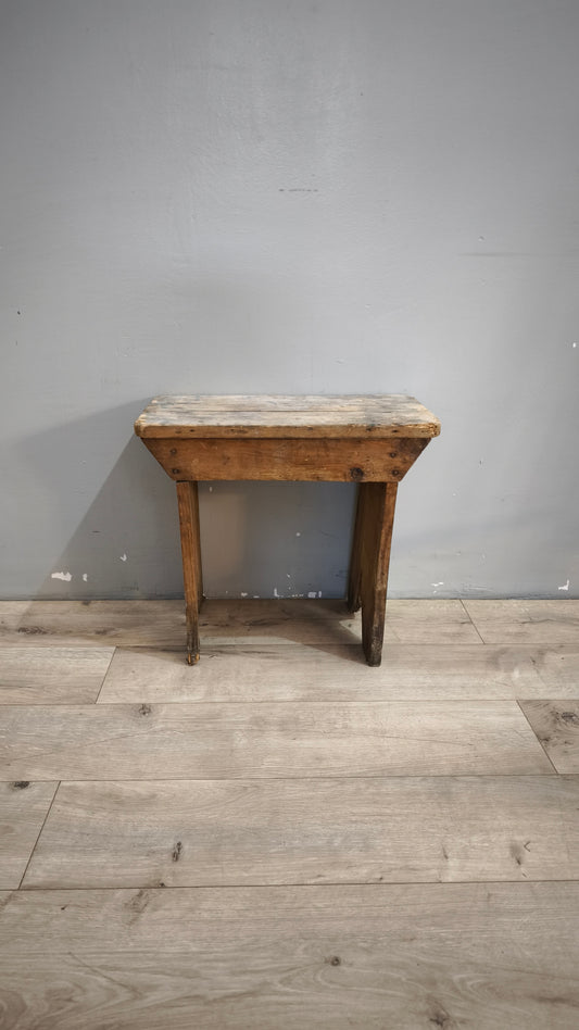 232 Panchetto rustico in legno