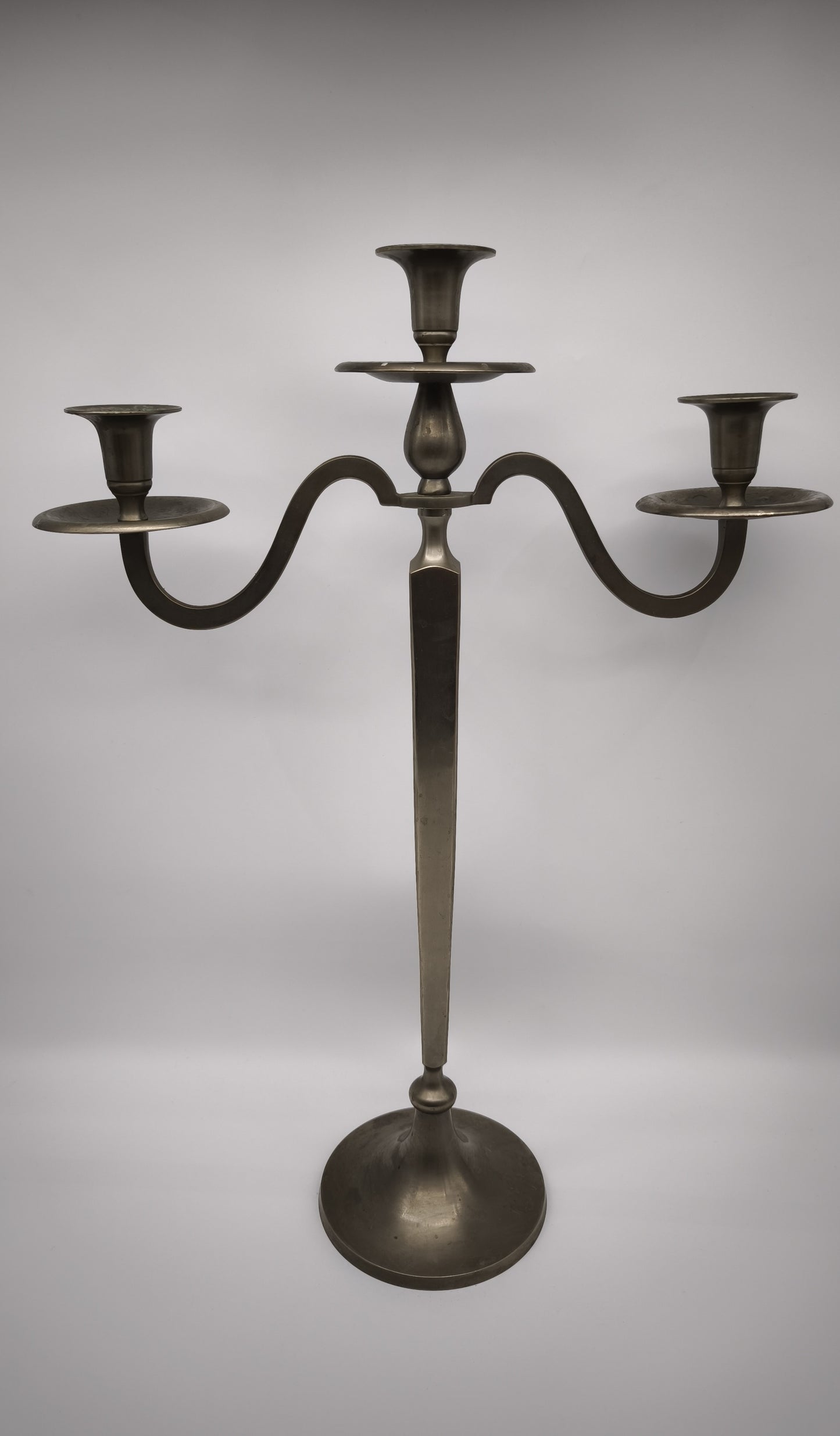 92483 Candelabro in peltro