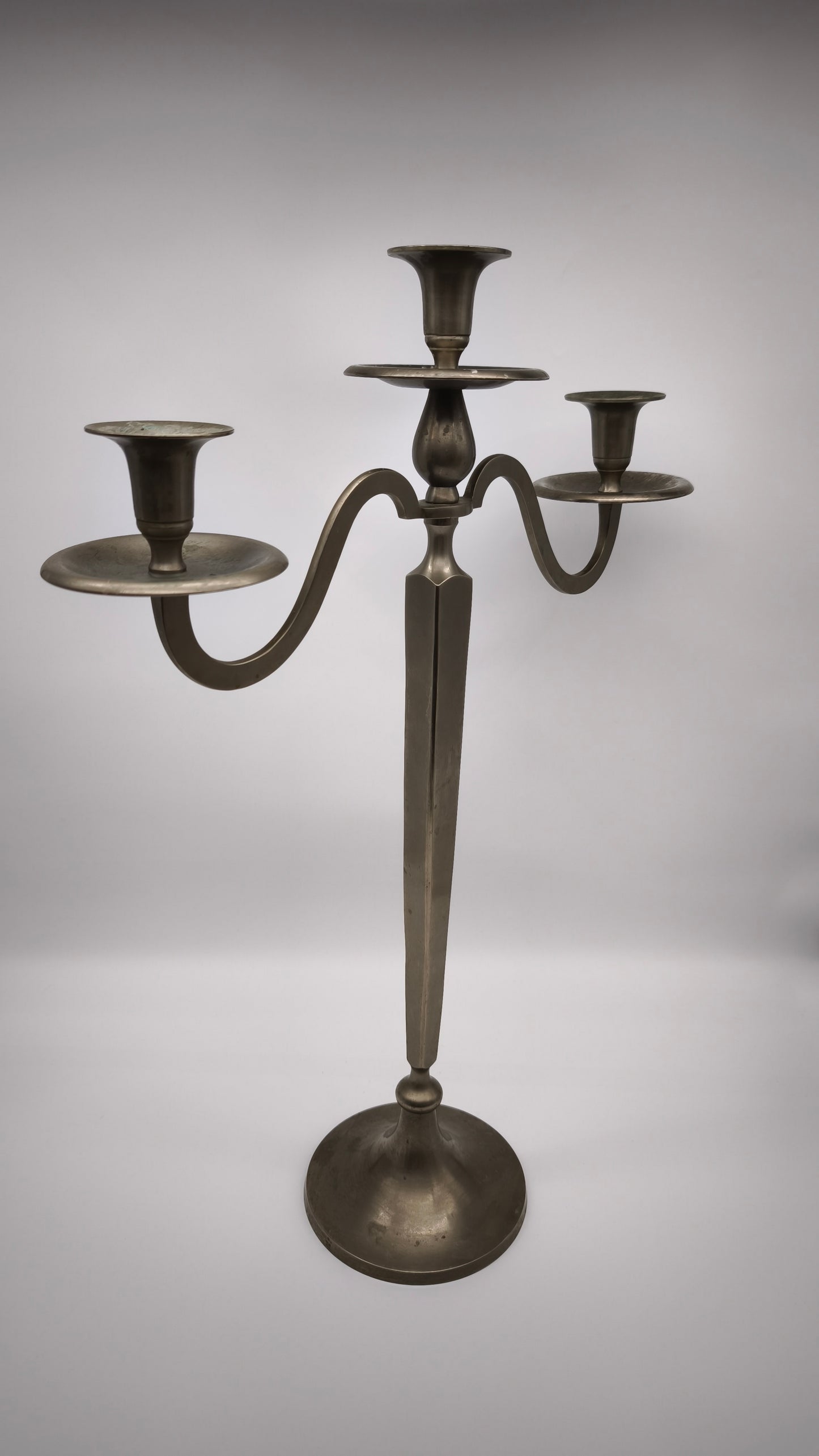 92483 Candelabro in peltro