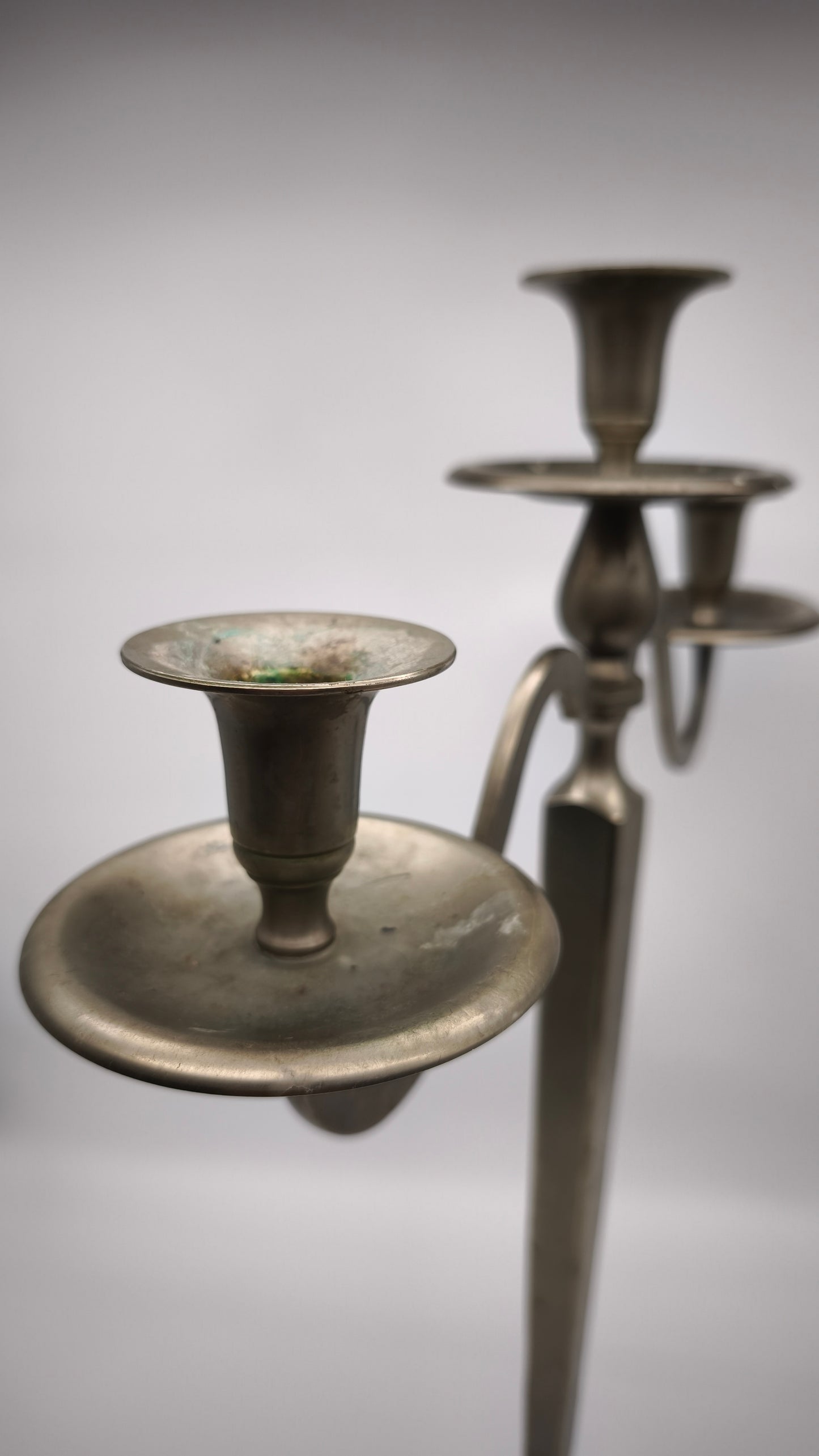 92483 Candelabro in peltro