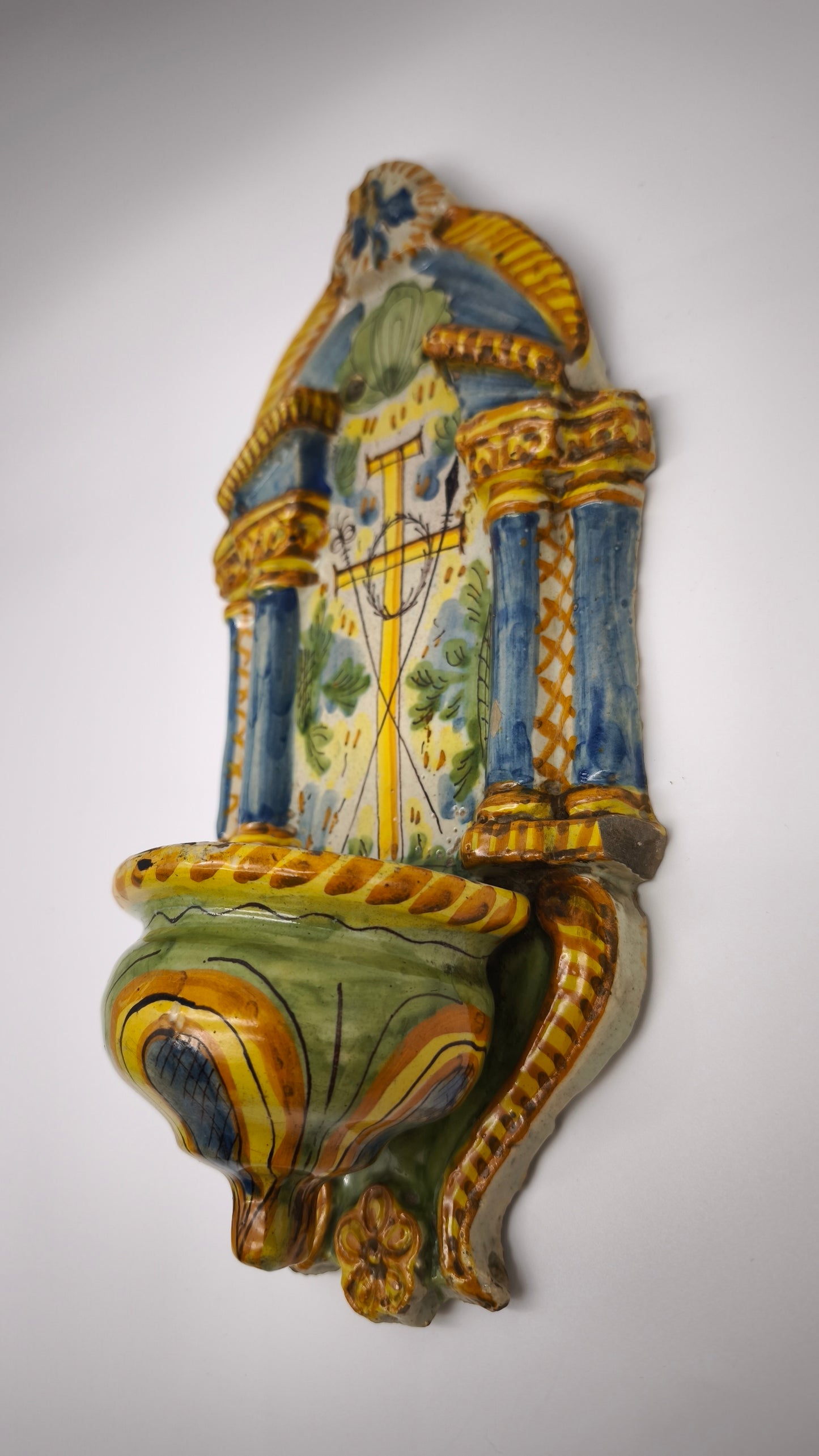 92393 Acquasantiera in ceramica dipinta