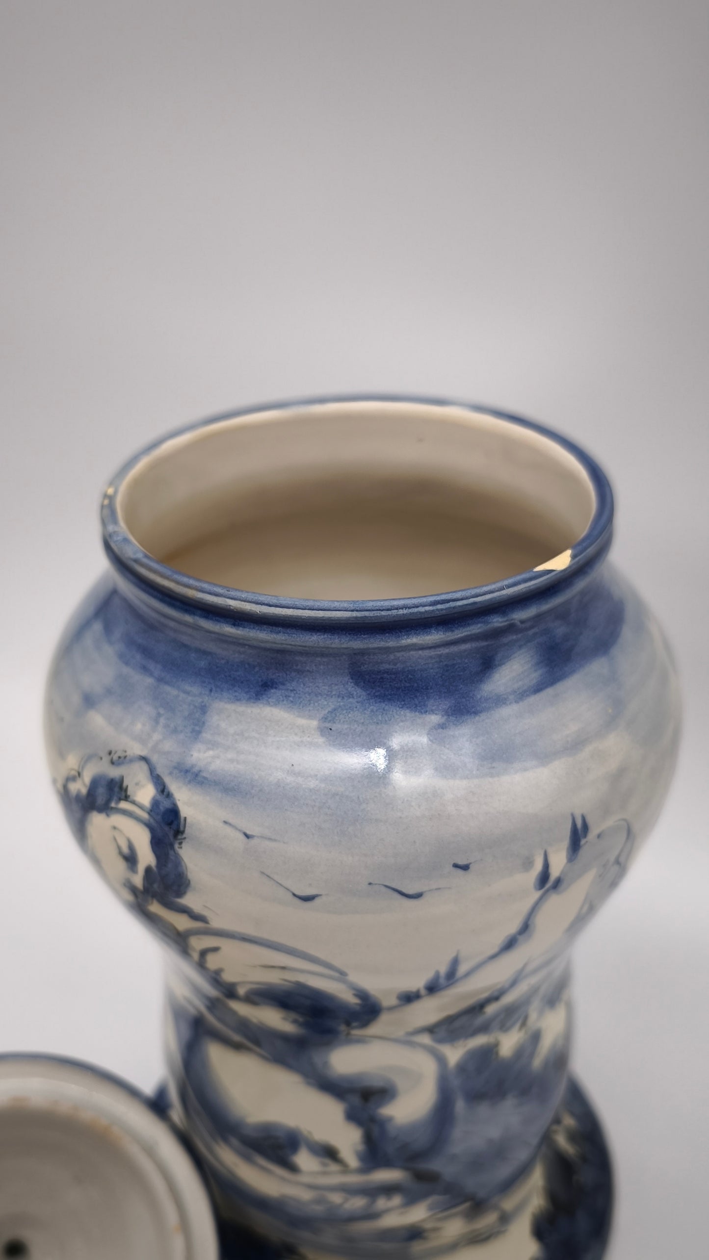 92395 Albarello in ceramica di Albissola