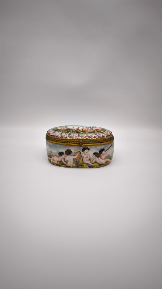 92396 Scatola in ceramica di Capodimonte