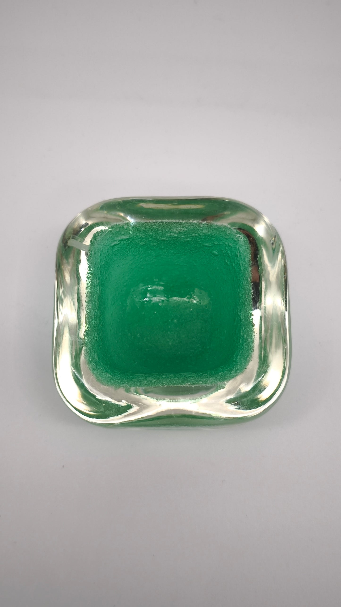 92553 Piccolo vaso in vetro sommerso di Murano firmato Seguso, anni '60
