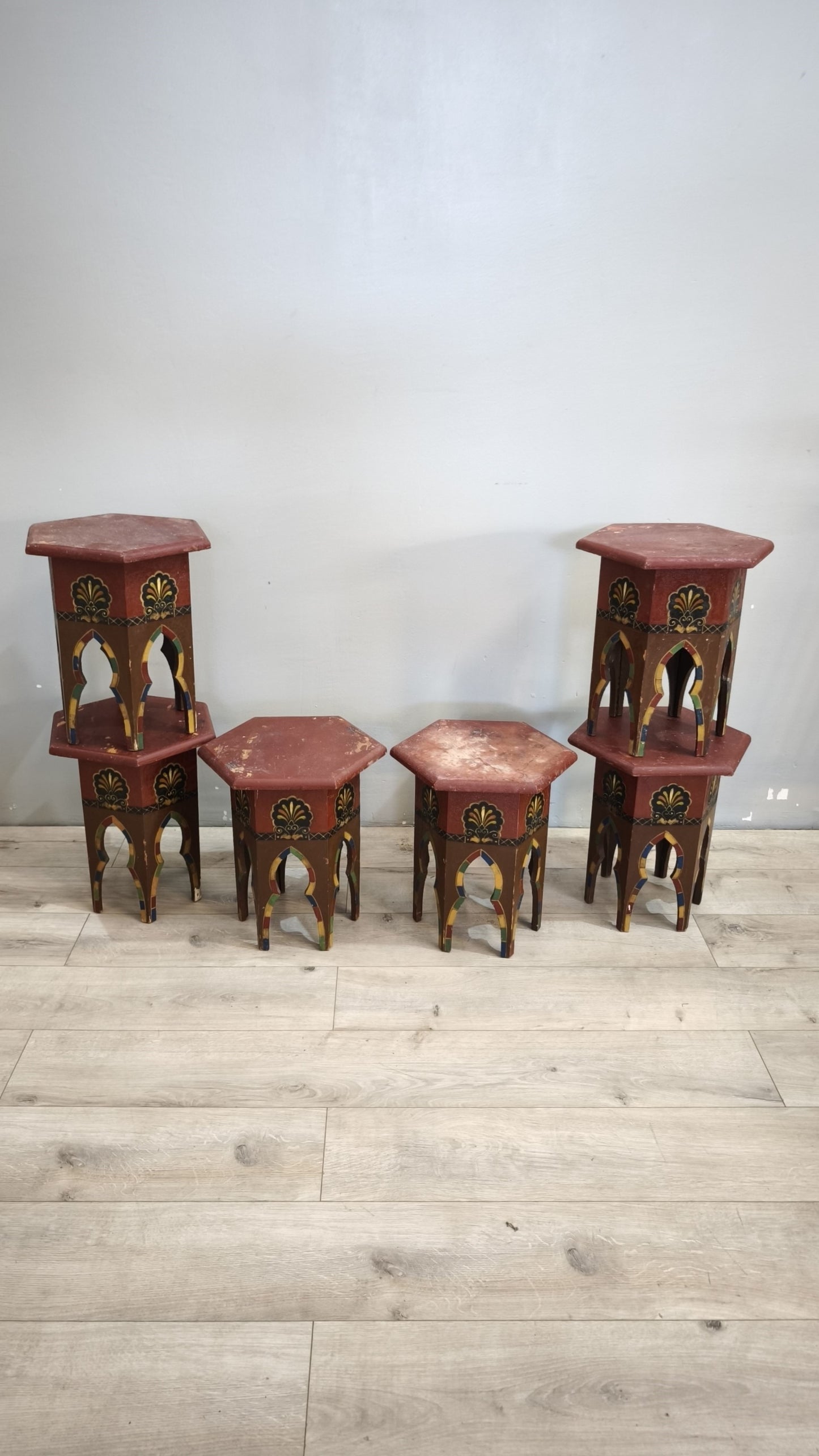 233 Panchetto esagonale marocchino decorato