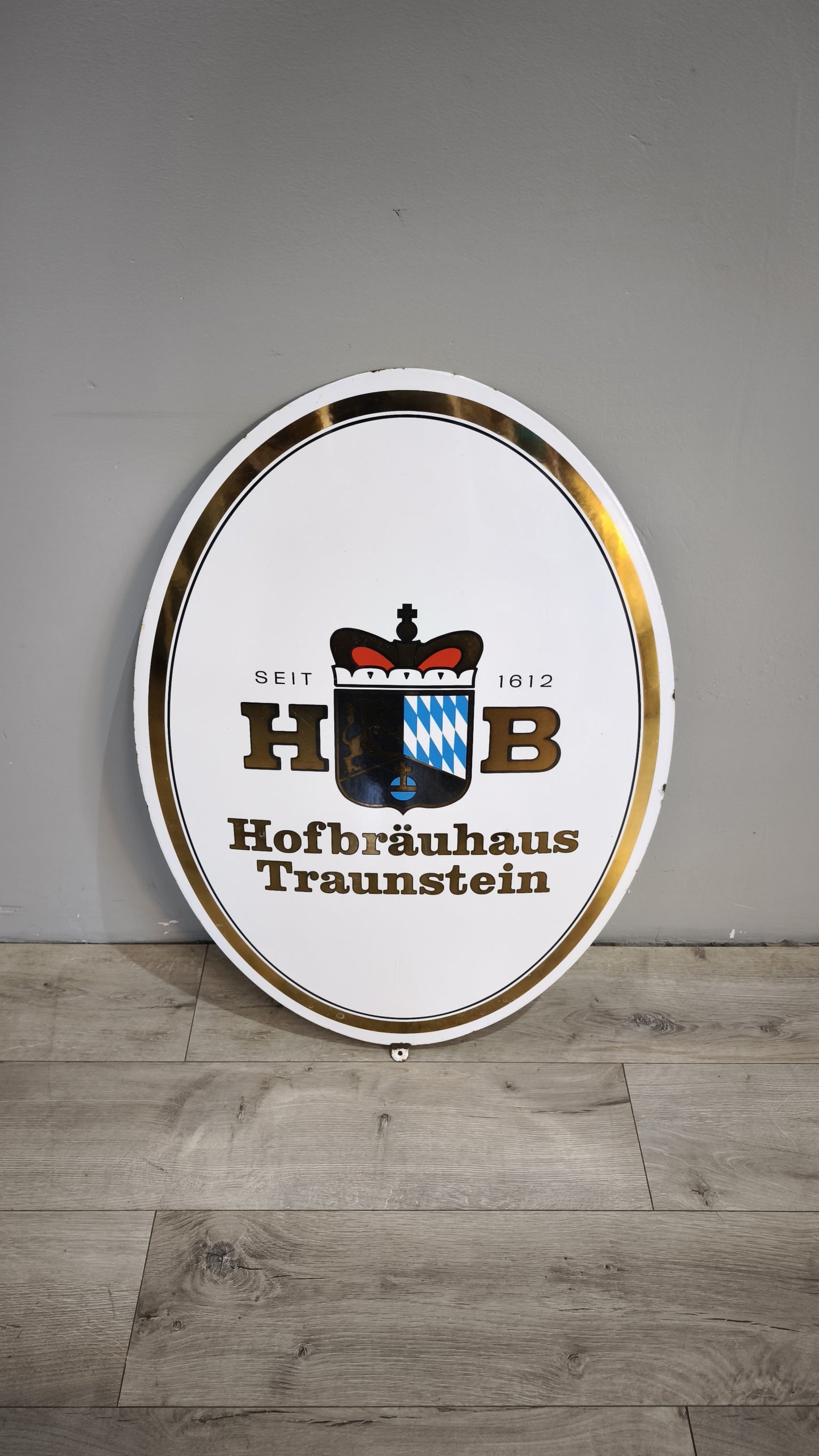 236 Insegna vintage HB Hofbrauhaus Traunstein in metallo smaltato