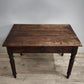 92486 Tavolo rustico in legno con cassetto frontale