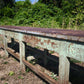 Bancone industriale vintage in legno con piano rivestito in ferro