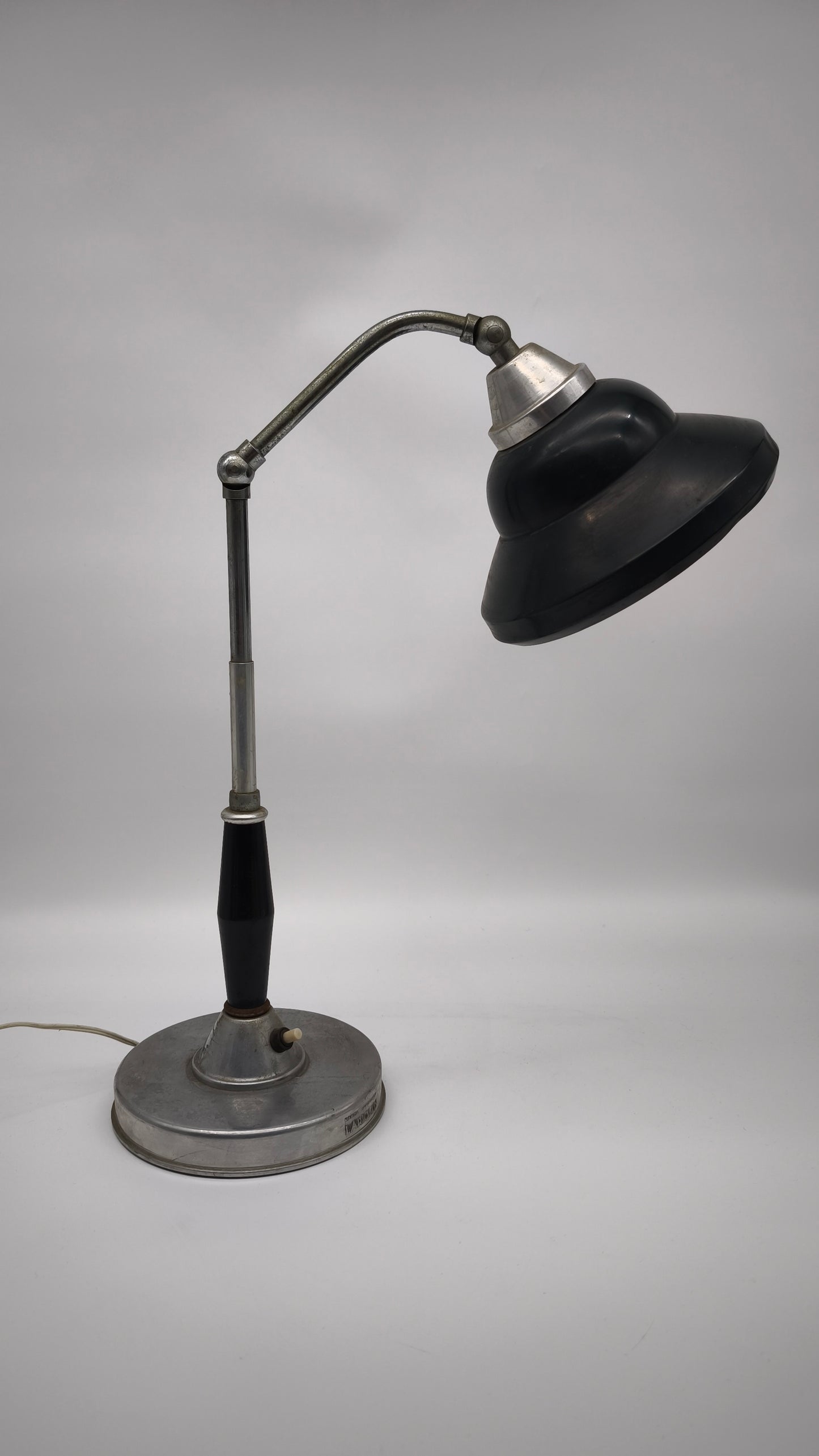 32 Lampada ministeriale da tavolo Lariolux, anni '30