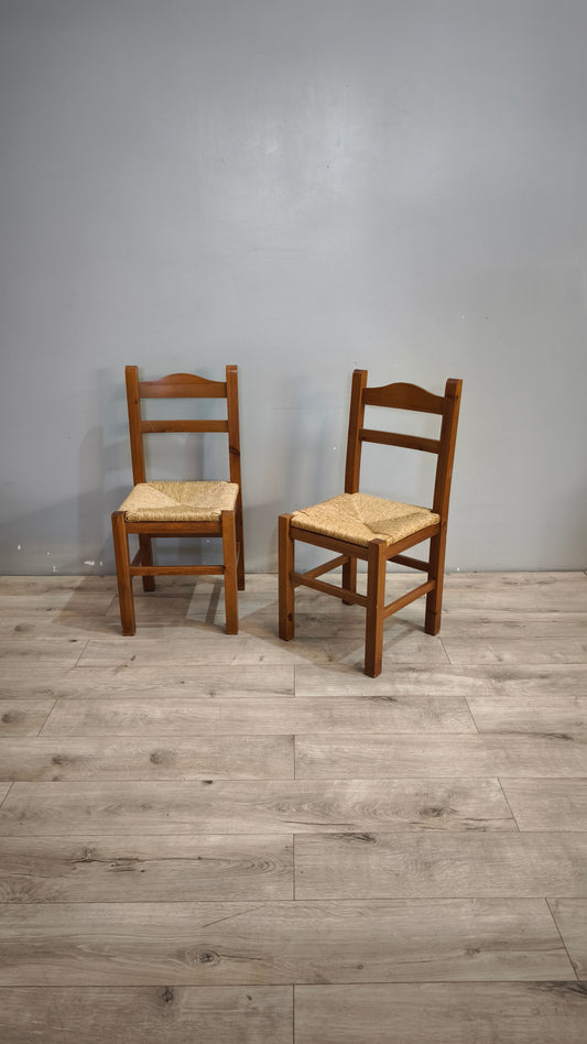 92555 Sedia con struttura in legno e seduta in paglia