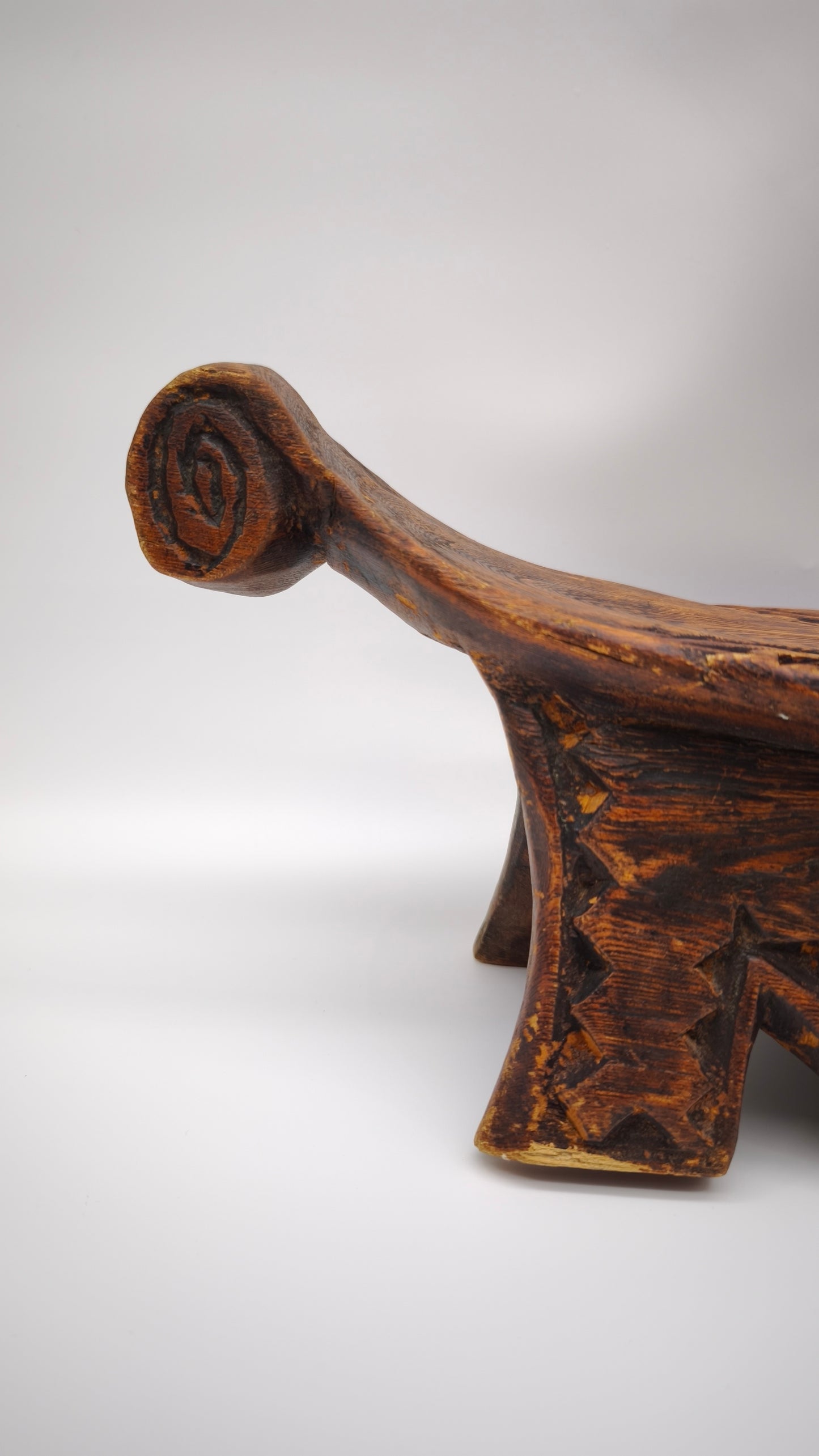 92516 Poggia testa africano in legno intagliato