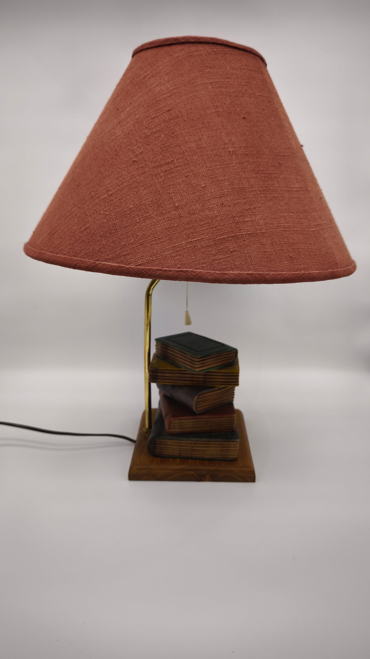 92560 Lampada da tavolo con decorazione libri