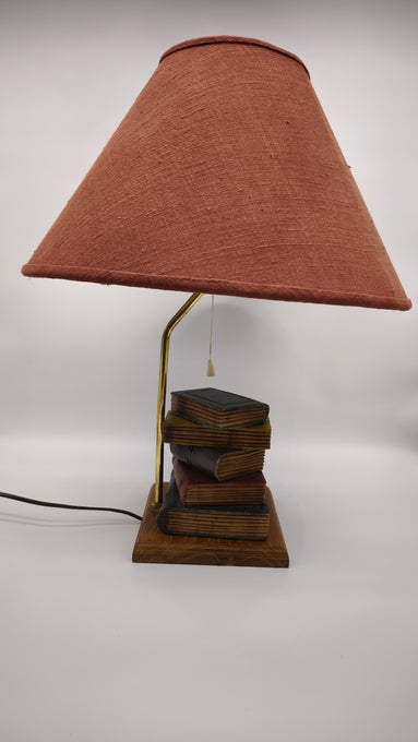 92560 Lampada da tavolo con decorazione libri