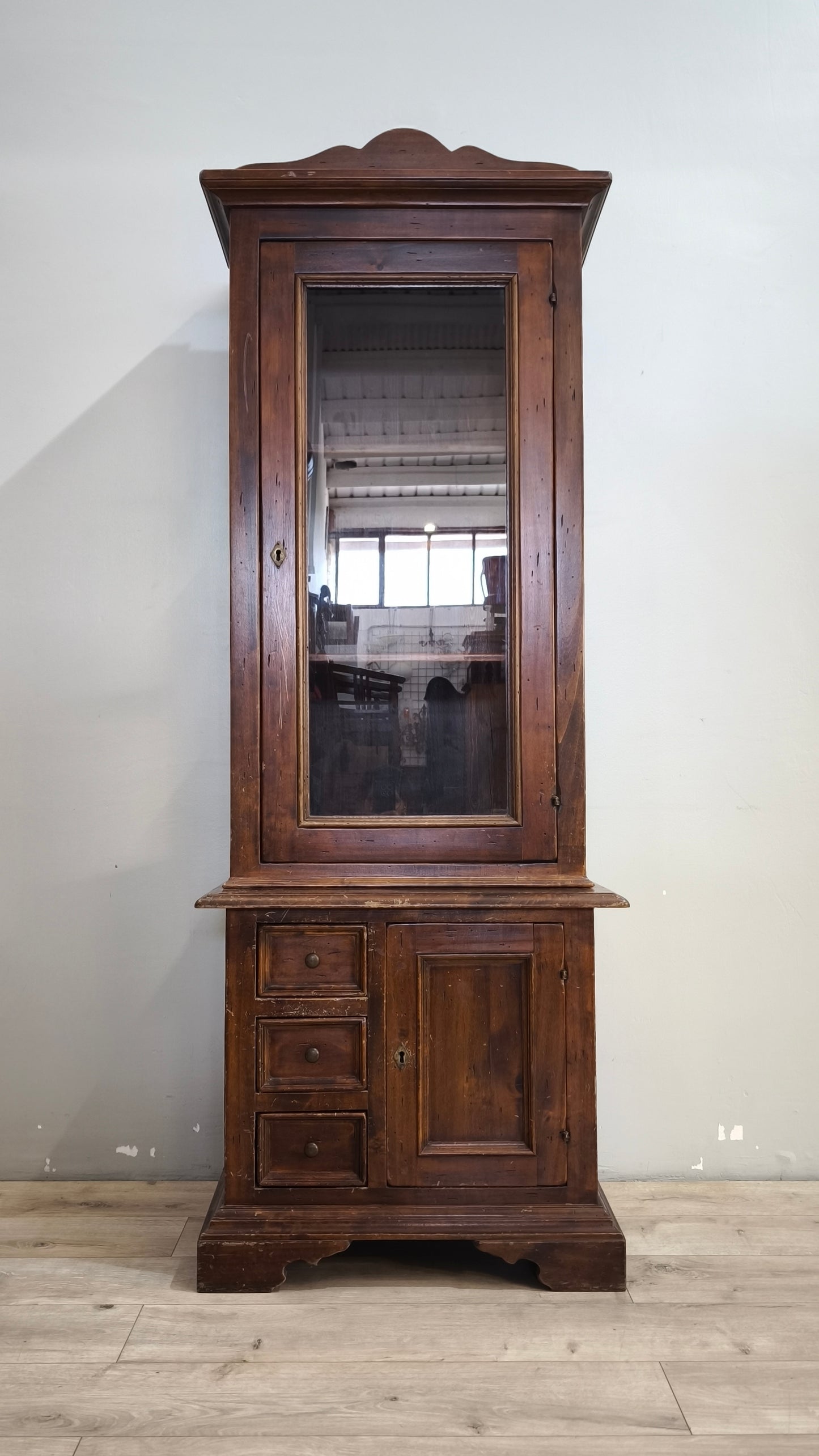 92579 Vetrina in legno arte povera
