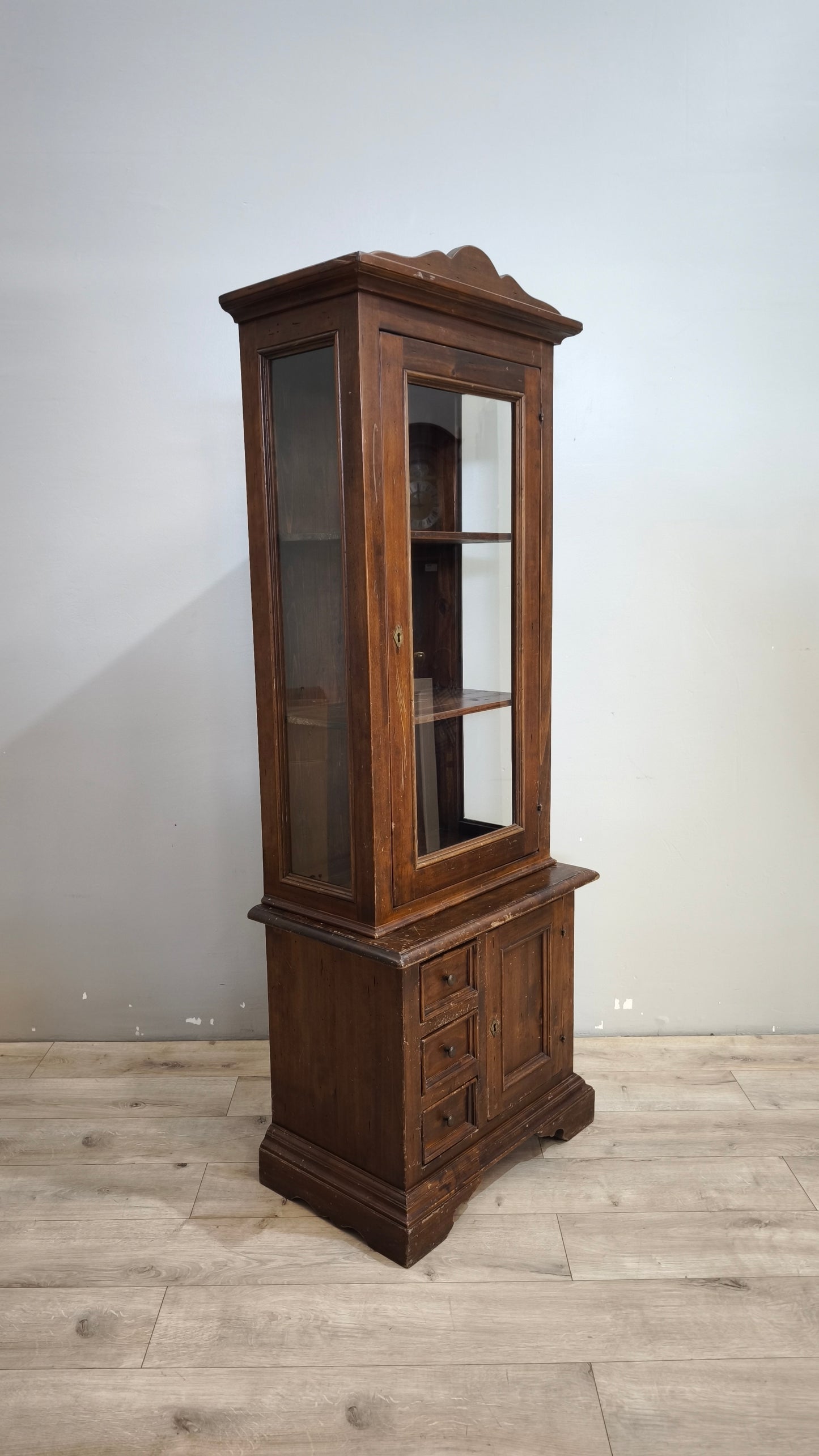 92579 Vetrina in legno arte povera