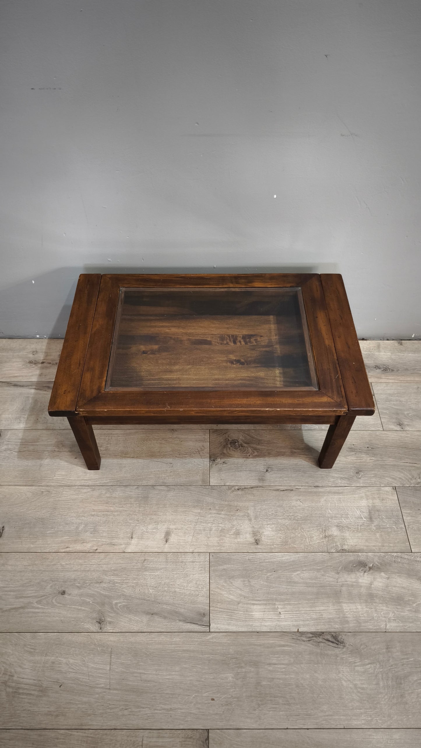 92575 Tavolino da salotto con teca a scorrimento