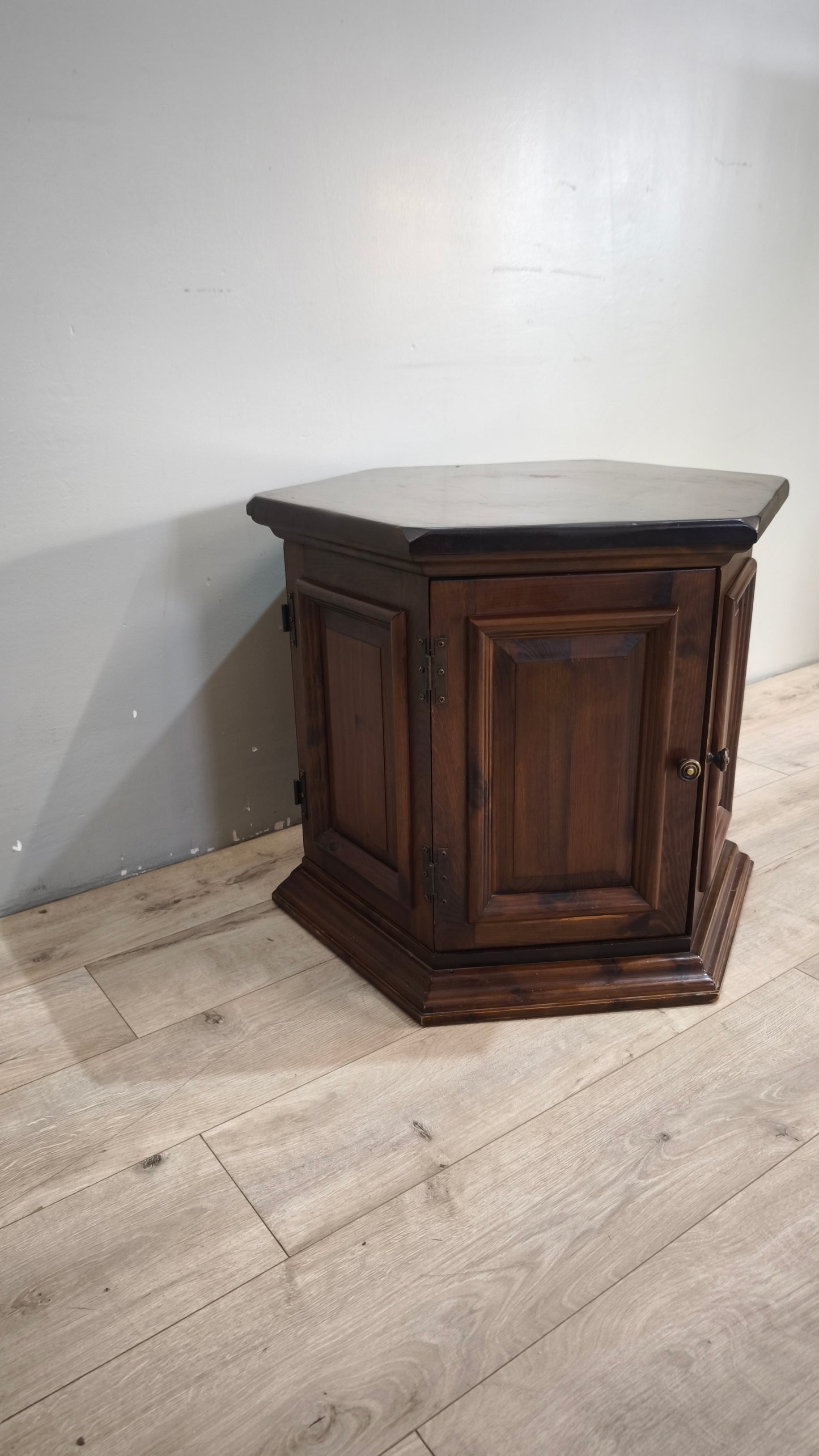 92569 Mobile ottagonale in legno di pino